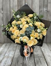 Букет цветов из:  Розы и Лизиантусы в Куженере