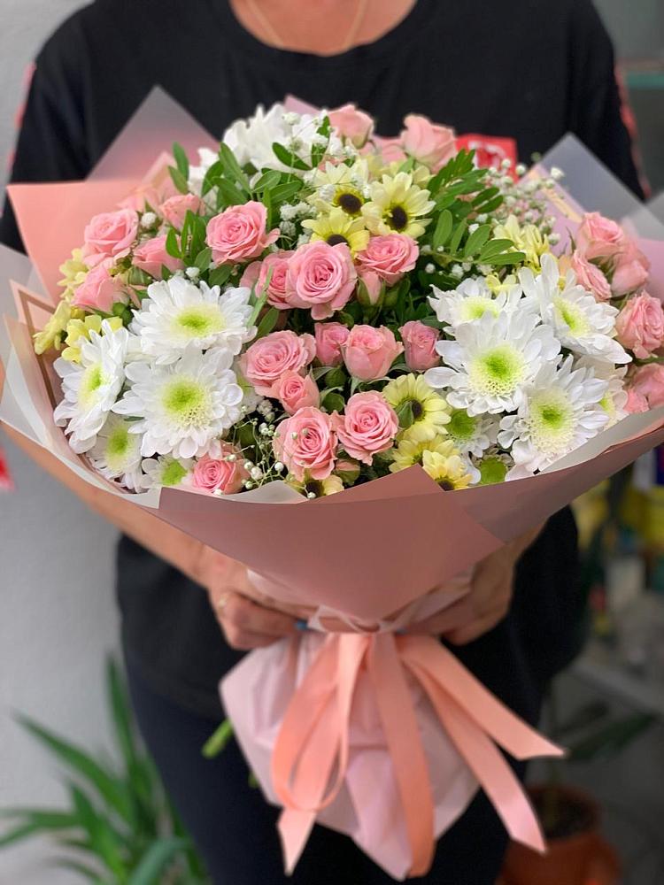 Букет цветов из: Розы и Хризантемы в Куженере