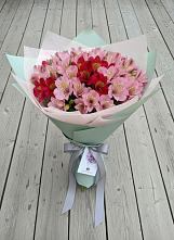Букет цветов из:  Альстромерии в Куженере