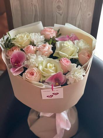 Букет цветов из: Орхидеи, Розы и Гвоздики в Куженере