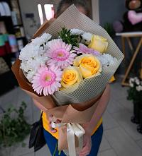 Букет цветов из:  Герберы, Розы и Хризантемы в Куженере