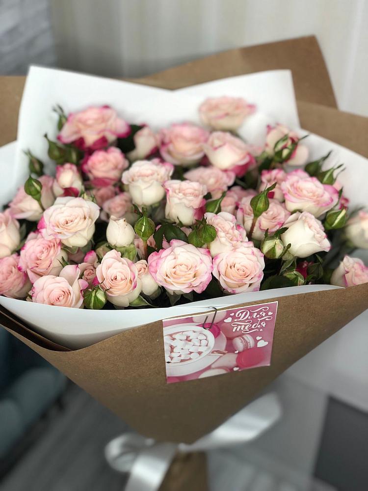 Букет цветов из: Розы в Куженере