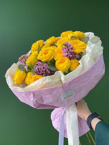 Букет Кустовые желтые розы в Куженере