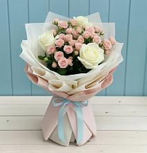 Букет цветов из:  Розы #REPLACE_PRED# Куженере