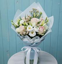 Букет цветов из:  Розы и Лизиантусы #REPLACE_PRED# Куженере