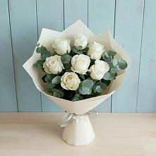 Букет Белые розы в Эвкалипте в Куженере