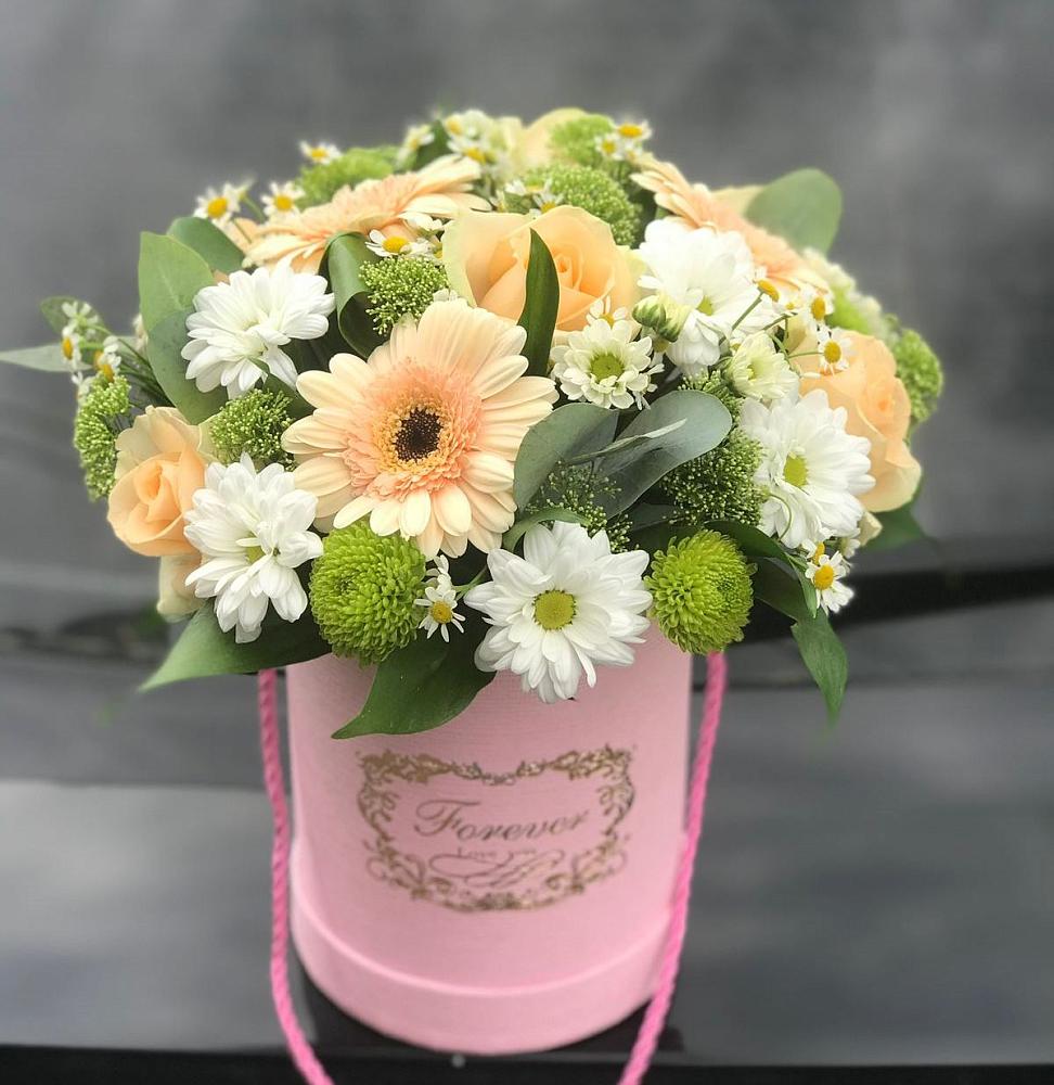 Цветочная композиция из Розы, Герберы и Хризантемы в шляпной коробке в Куженере